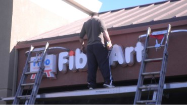 lighted-channel-letters-installation